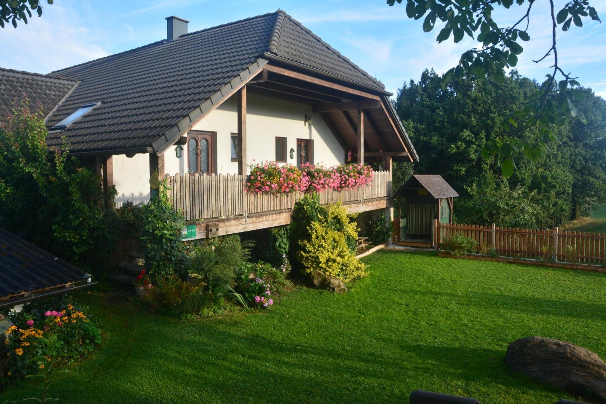 Bio-Bauernhof Haunschmid Villa Ardagger Markt Exterior photo